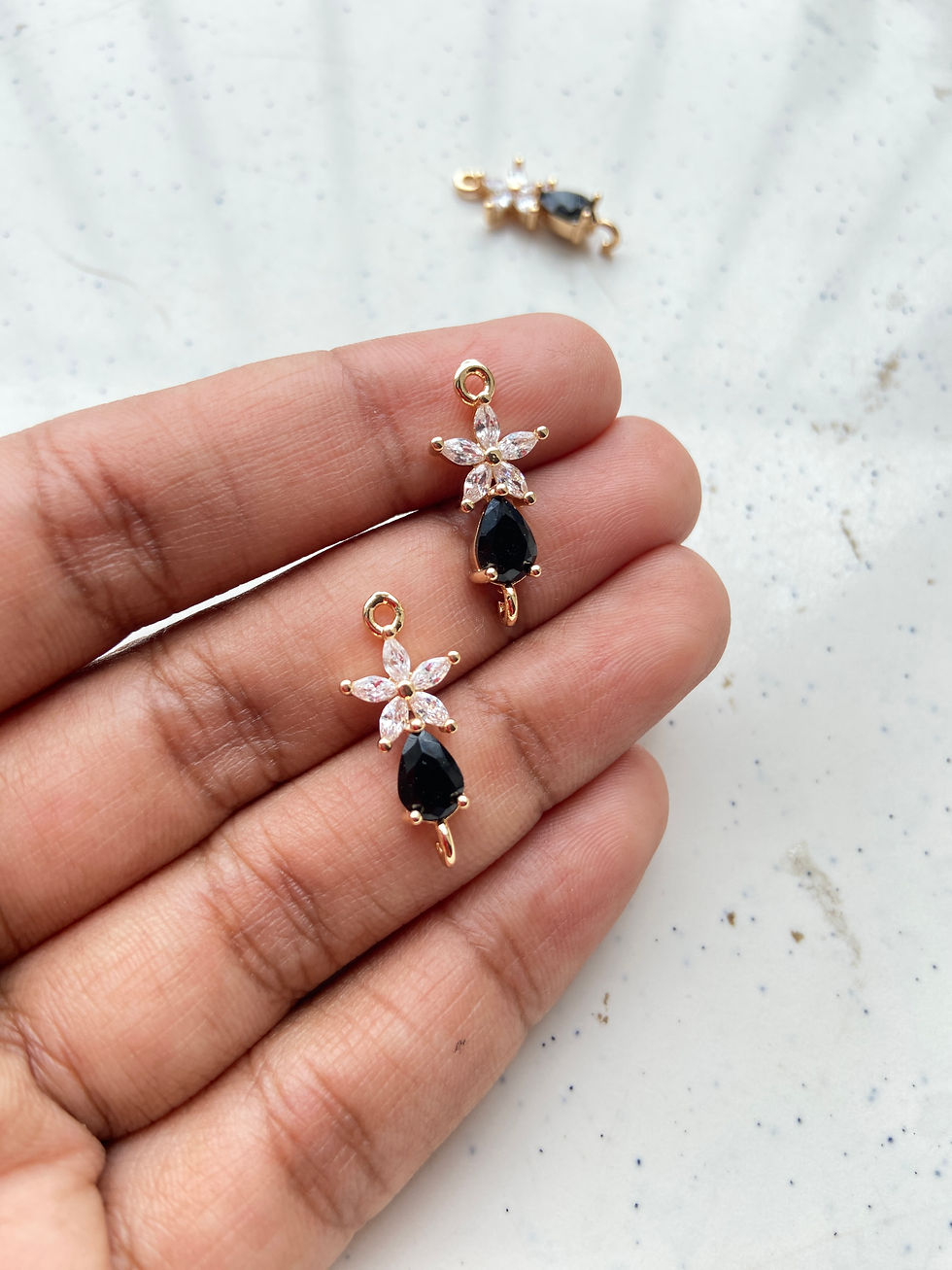 Thumbnail: Flower with drop zircon connector