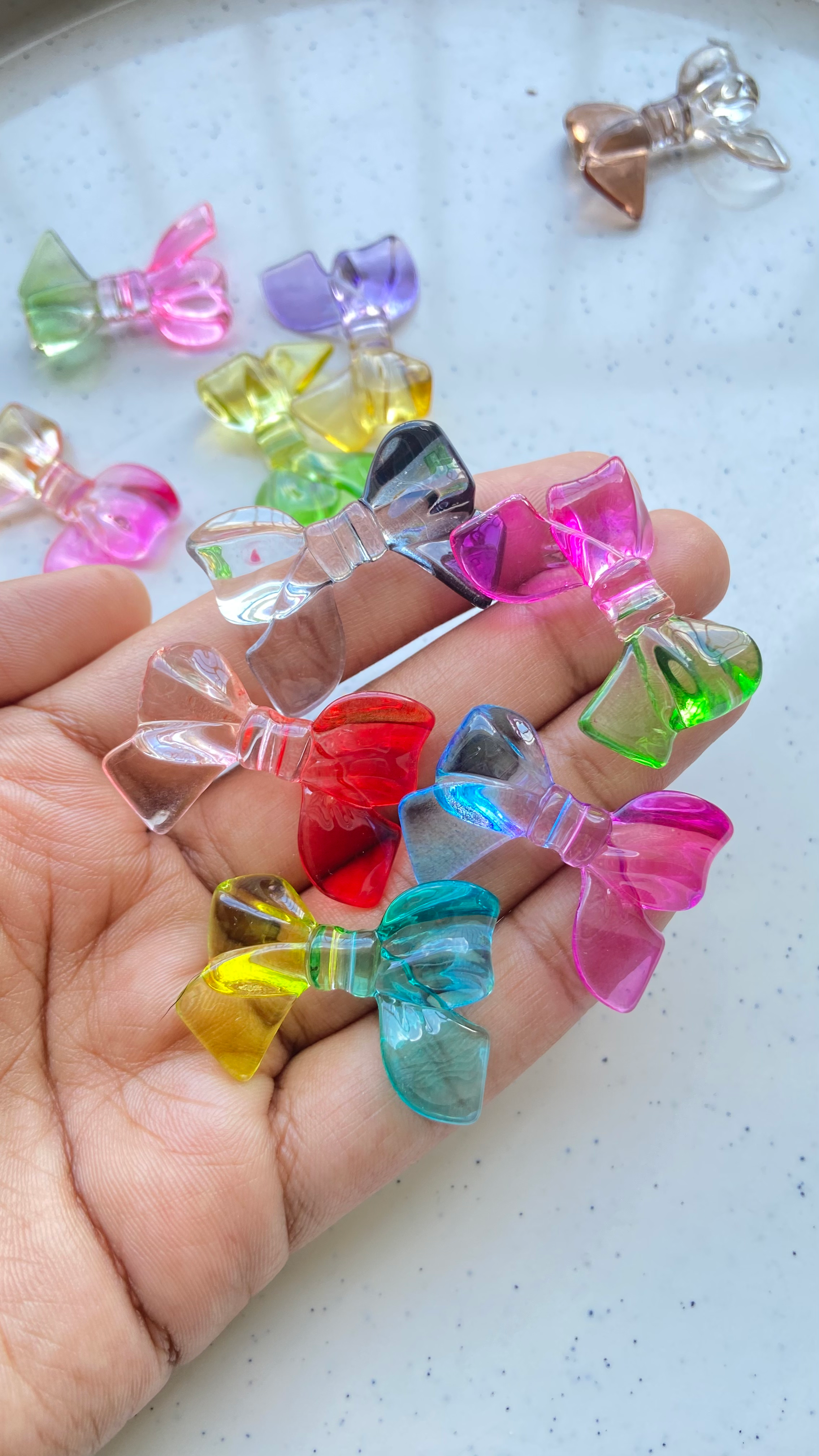 Dual colour acrylic bow bead