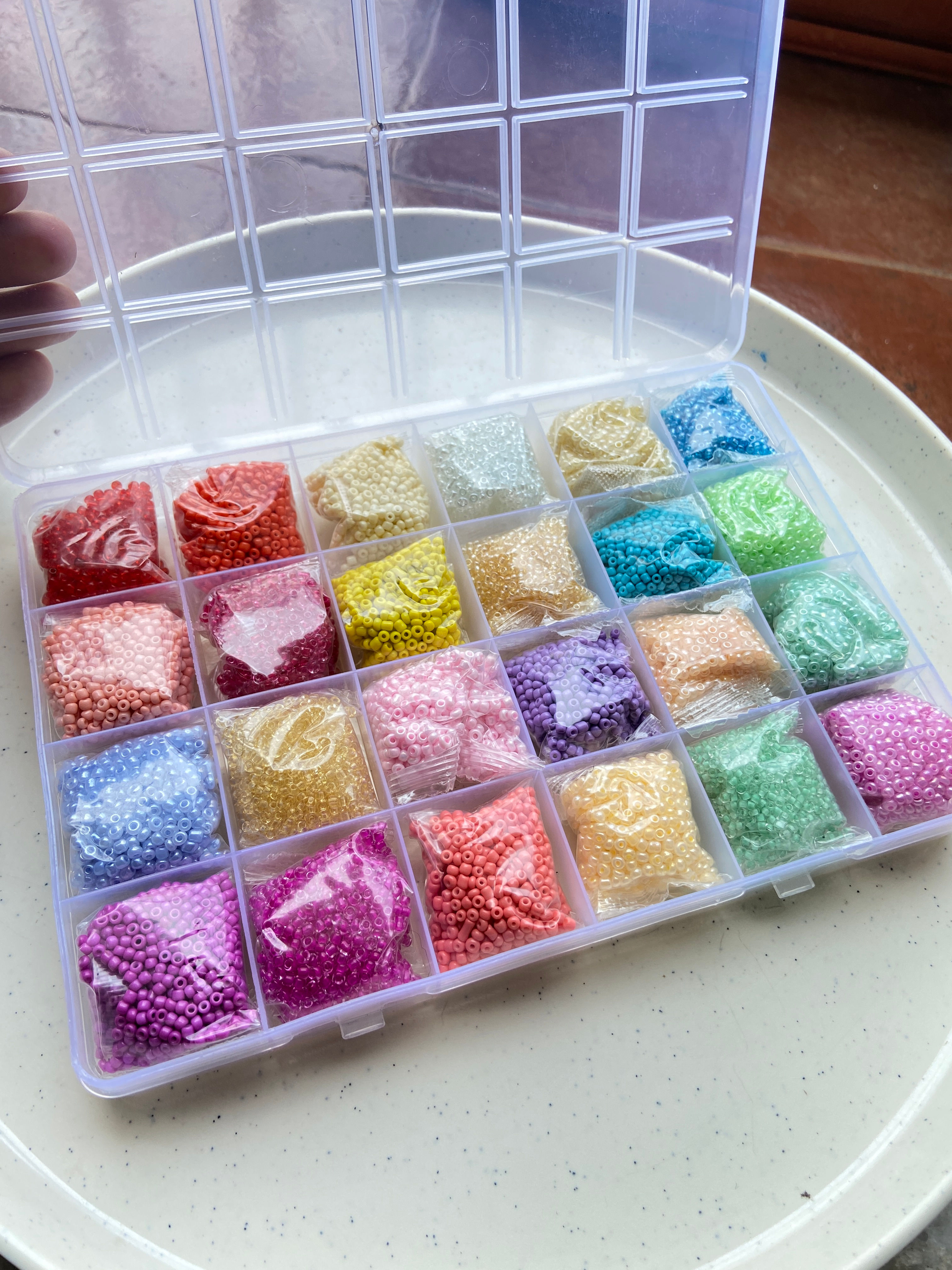24 colors round seed bead box