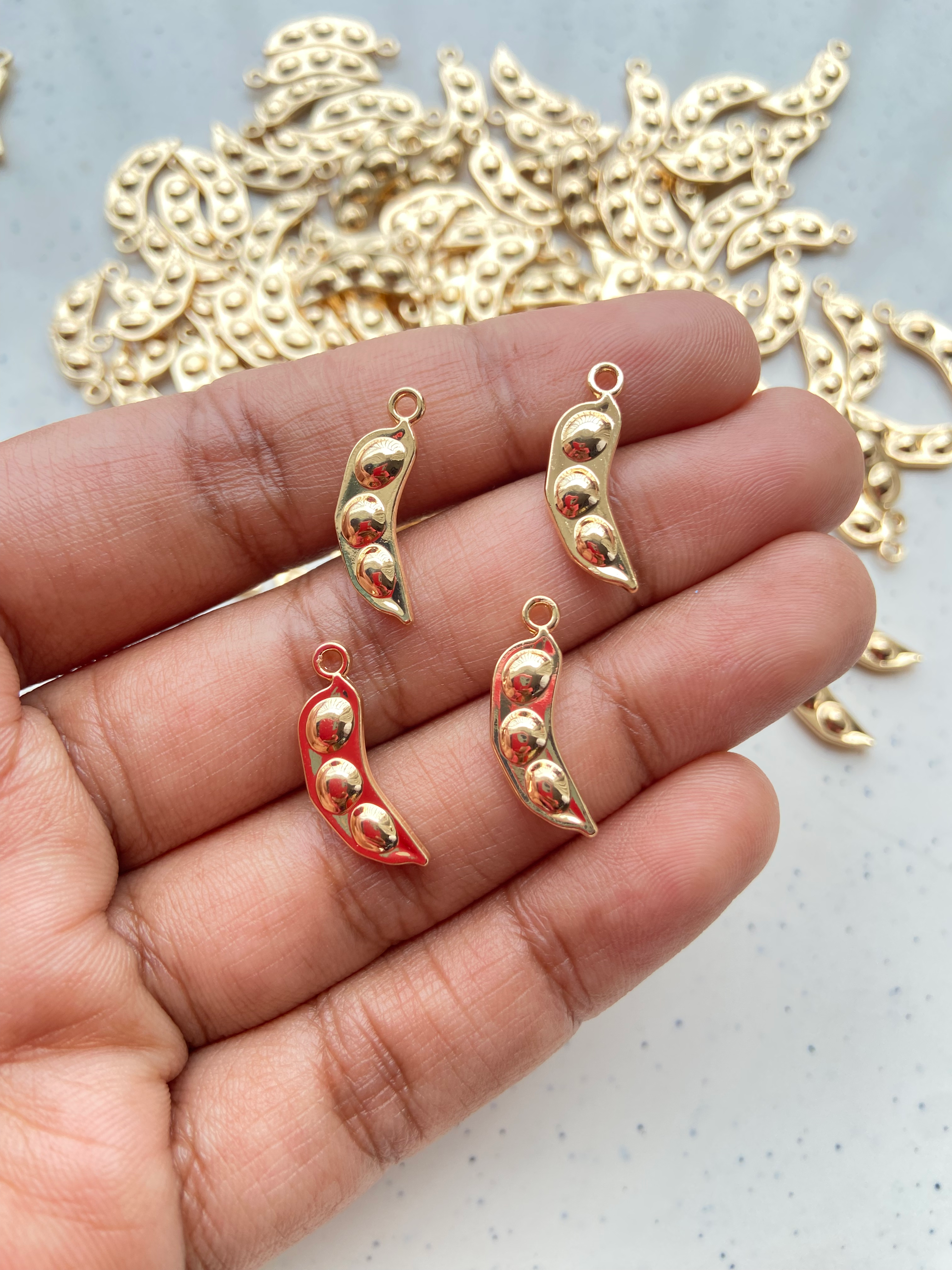 Pea alloy charm
