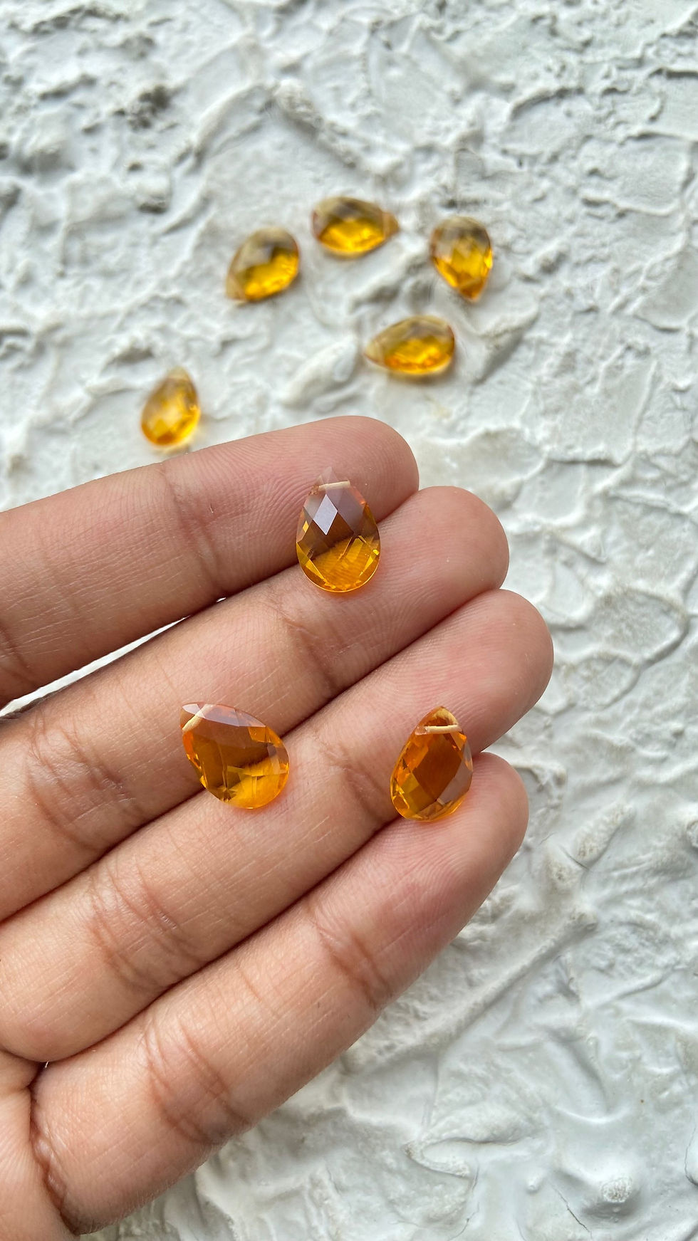 Thumbnail: faceted glass bead drop
