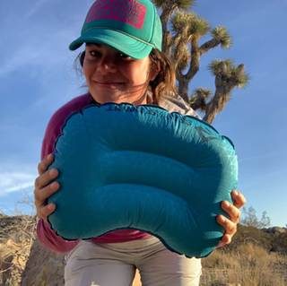 Crowning the Best Backpacking Pillow with Shawnté Salabert (feat Pillow Jason Mamoa)