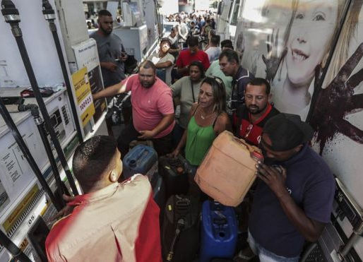 "Sociedade aceitou o próprio sufocamento para demonstrar revolta contra o sistema político"
