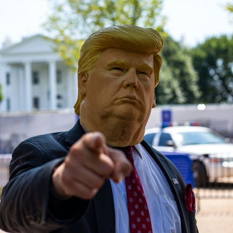 TRUMP JE STROJVEDOUCÍM VE STROJI ČASU DO ŠEDESÁTÝCH LET