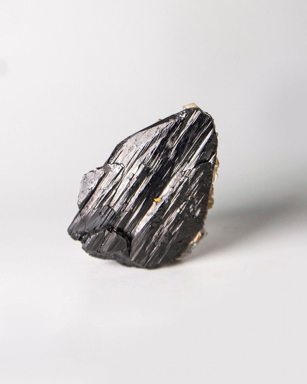 縮圖：葡萄牙水晶共生砷黃鐵礦黑鎢