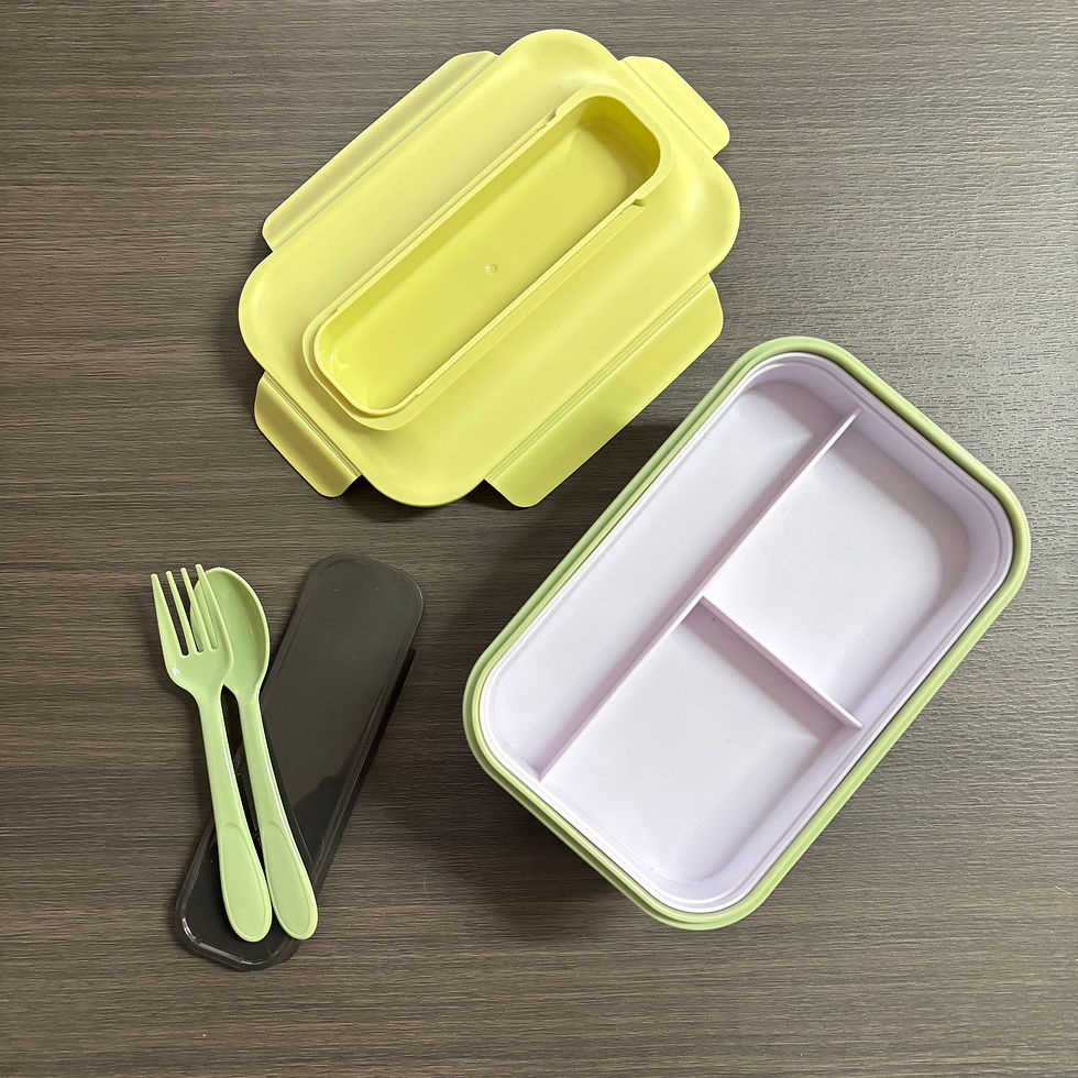 tupper con cubiertos