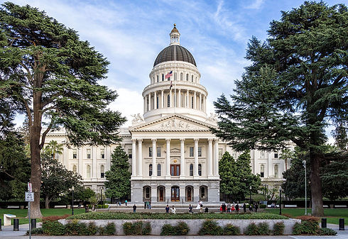 1024px-Sacramento,-California---State-Capitol.jpg