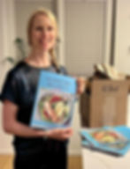 Marieke steen holding hormone balance cookbook