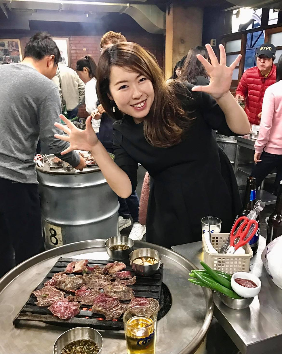 韓国で焼肉の写真