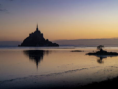La mer en spectacle : Saint-Malo face aux plus grandes marées de 2025