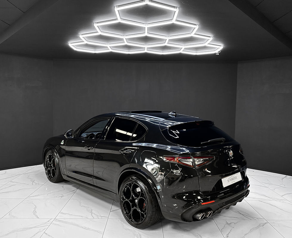 Miniature : Alfa Romeo Stelvio Q4 Quadrifoglio Akra