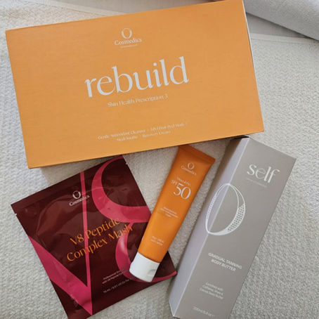 ✈️ Vacation Mode On, Skincare Off? Not So Fast…