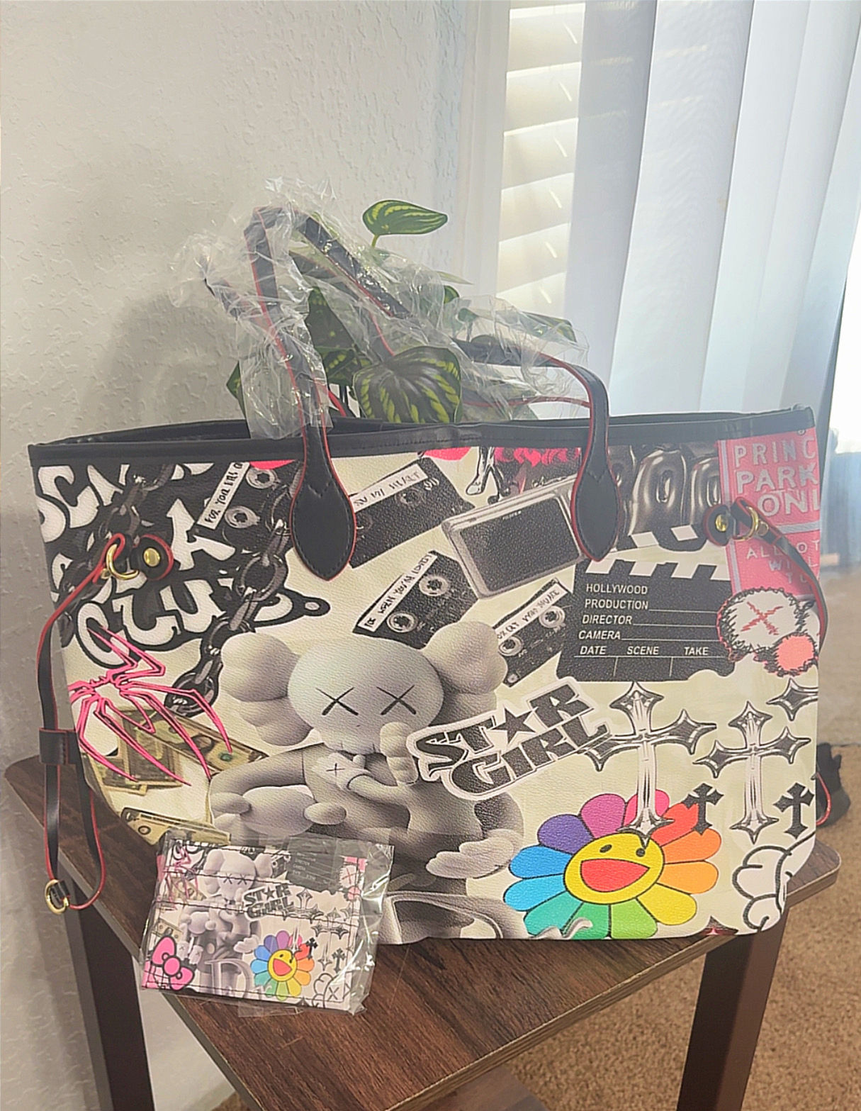 Kaws Tote Bag 💼 w/ Cardholder 