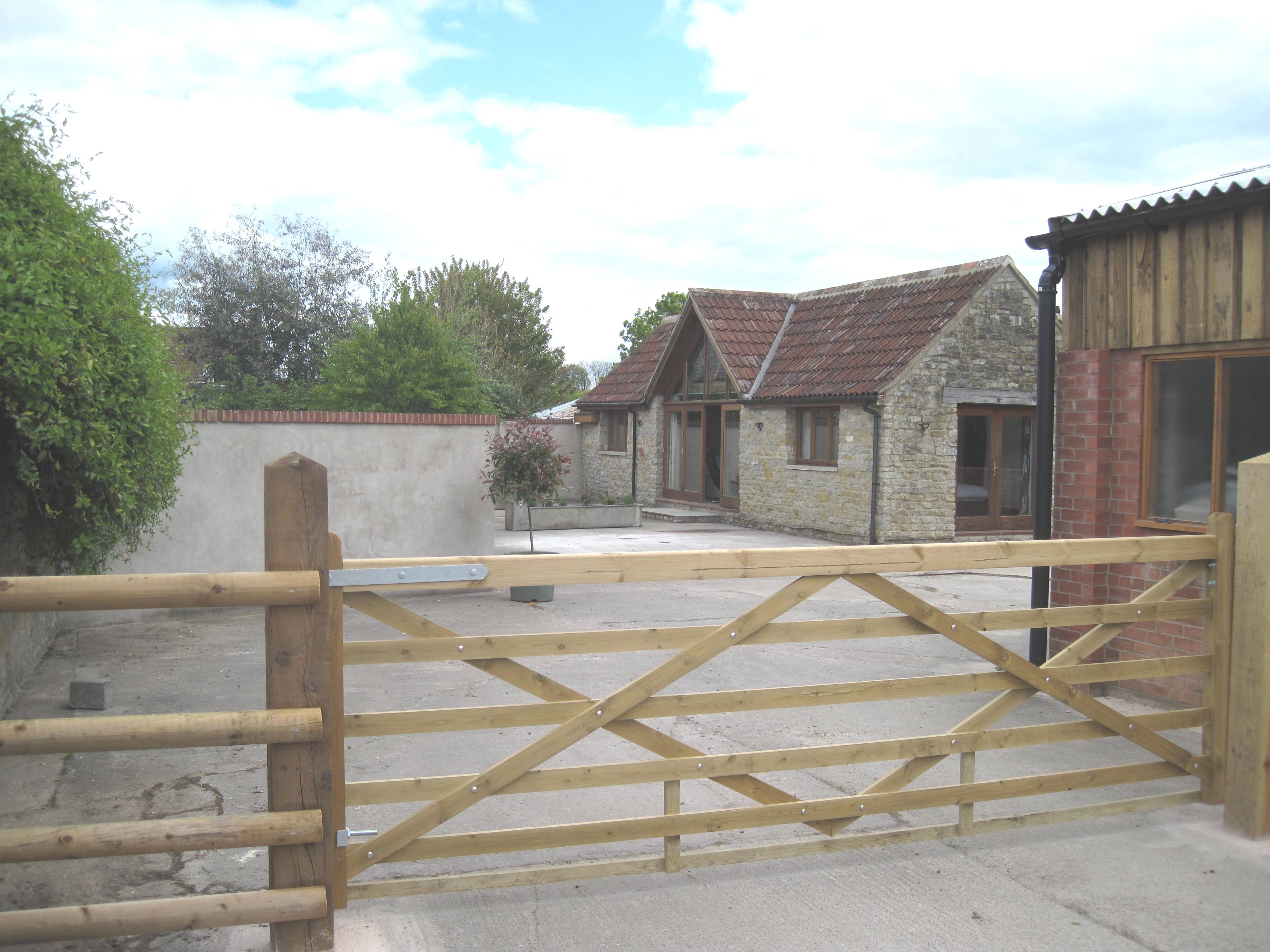 Stone barn private parking IMG_1802