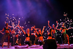 Facebook - Show de Gala SIMBIOSE | EtnoTribes Festival 2014
1º de agosto (sexta-feira) Teatro ISBA