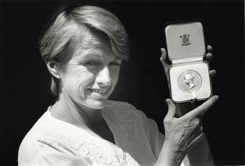 Doreen Massey receiving the Victoria Medal