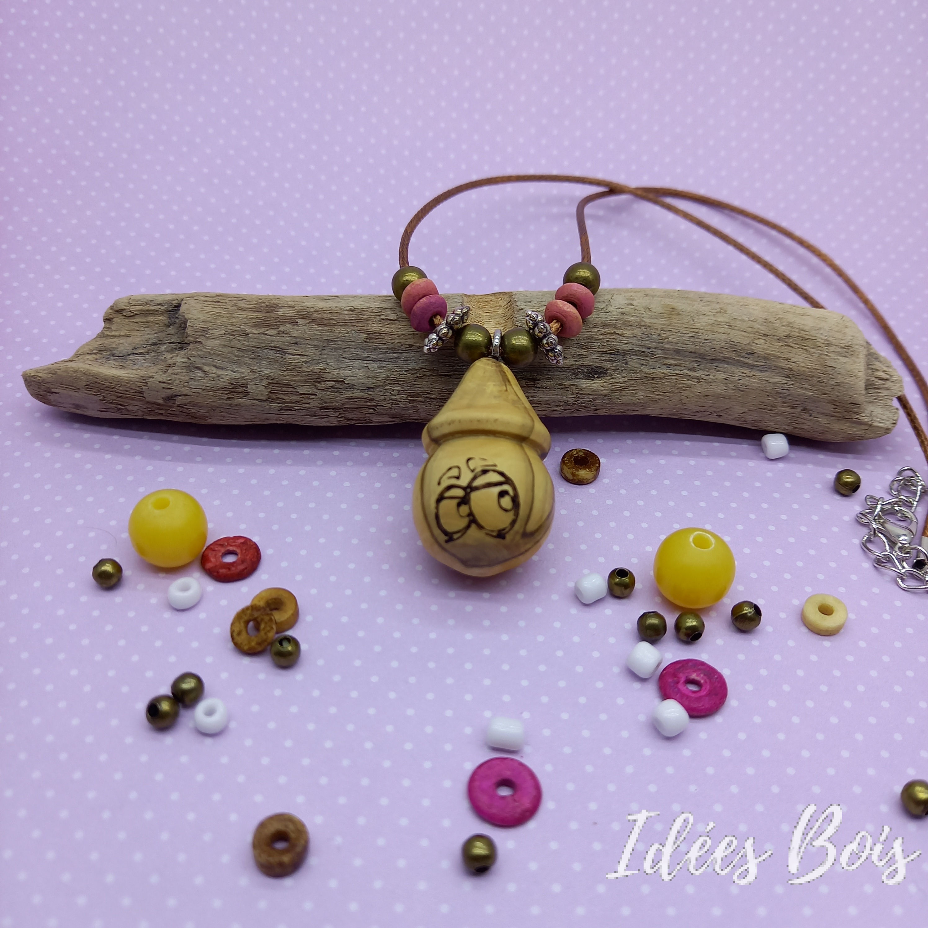 Pendentif en Buis