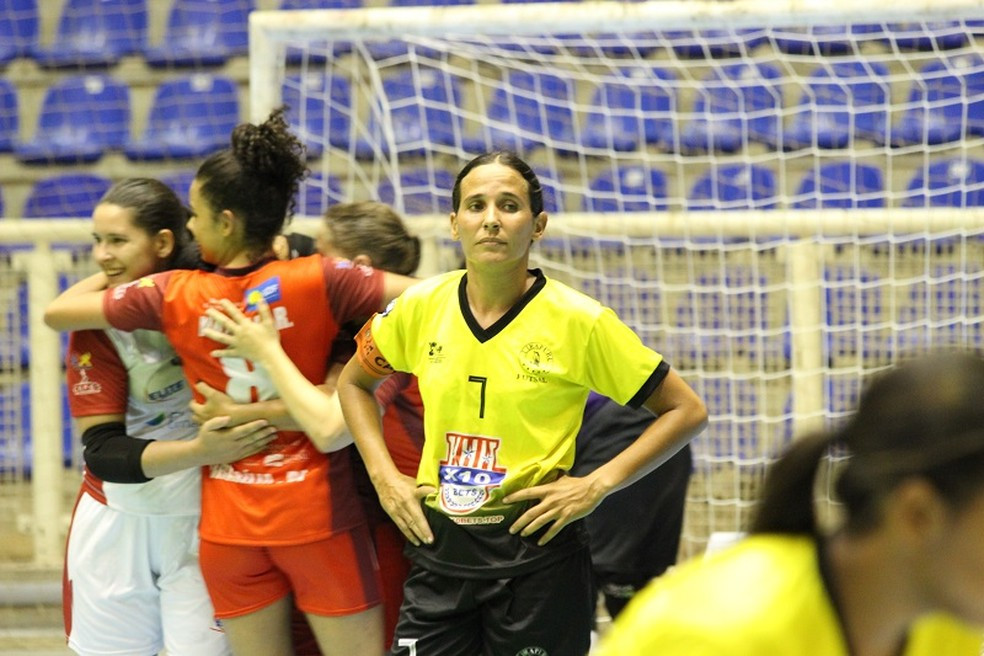 Crédito: Assessoria FMFS - Tampinha, ala do Uirapuru/Cáceres