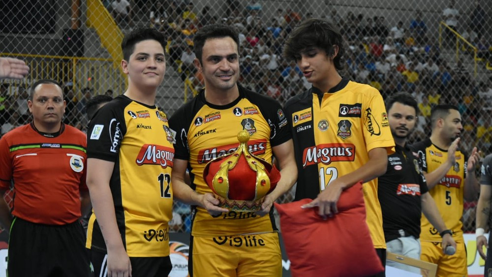 Crédito: Globoesporte - Falcão é o maior artilheiro da história da LNF