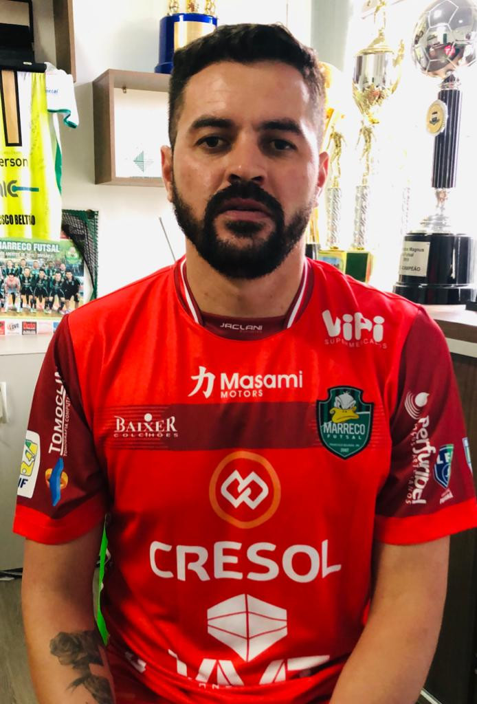 Crédito: Adolfo Pegoraro - Goleiro Melão, um dos jogadores mais experientes do Marreco Futsal.