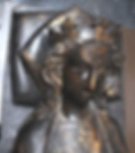 Královna_Eleonora_(detail_bronzového_náhrobku).jpg