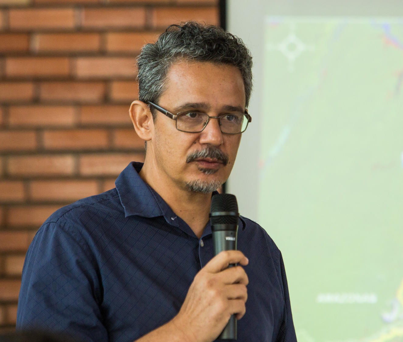 Diretor da AAE João Tezza Neto