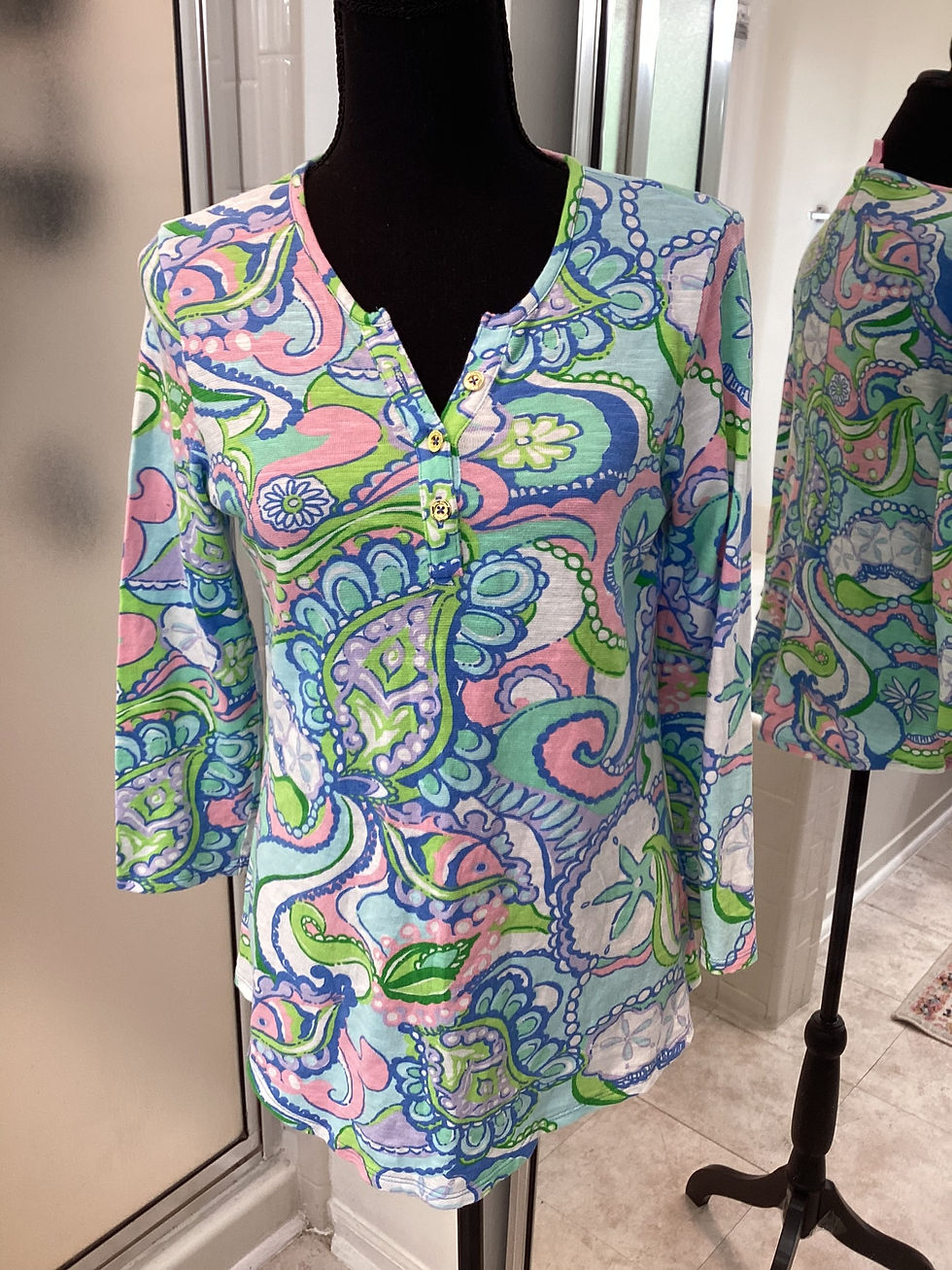 Thumbnail: New Lilly Pulitzer 3/4 Length Sleeves Top -Size M