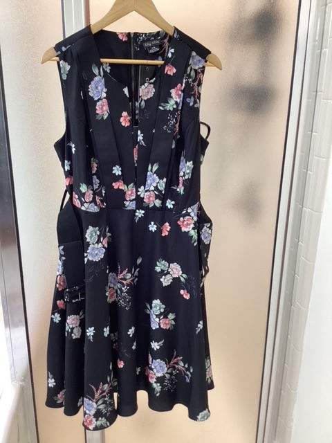 Thumbnail: Nwt City Chic Black Floral Dress - Size 16/XL
