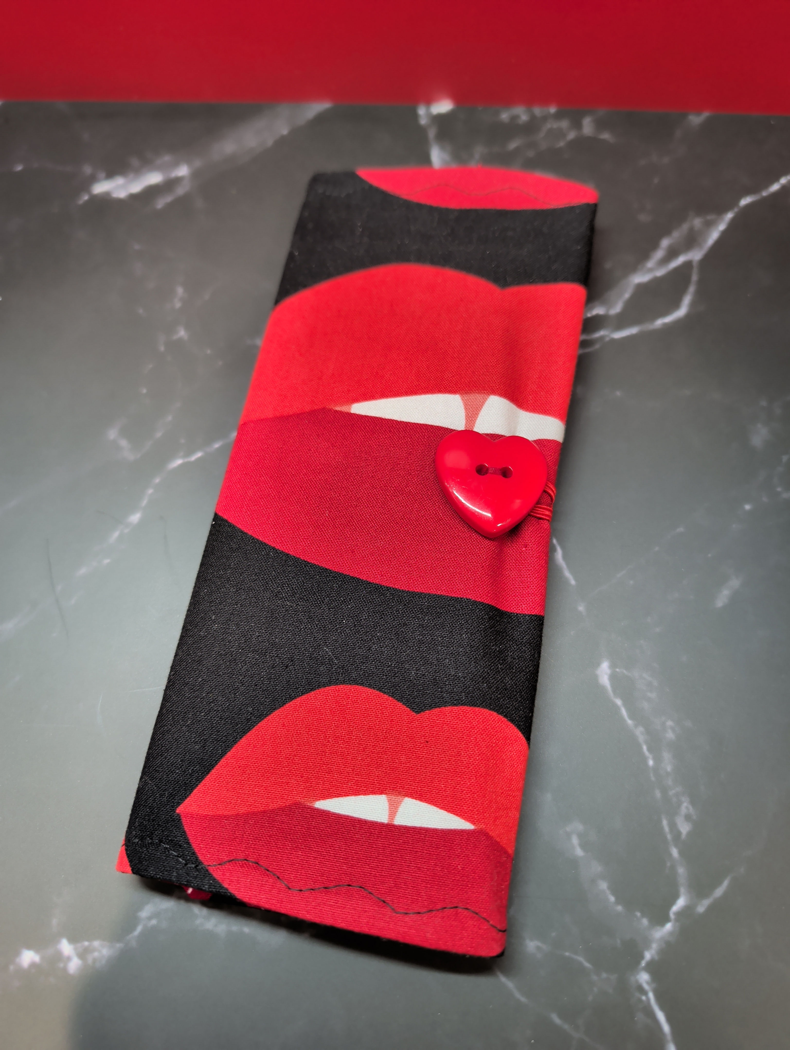 Hugs and Kisses Tea Wallet