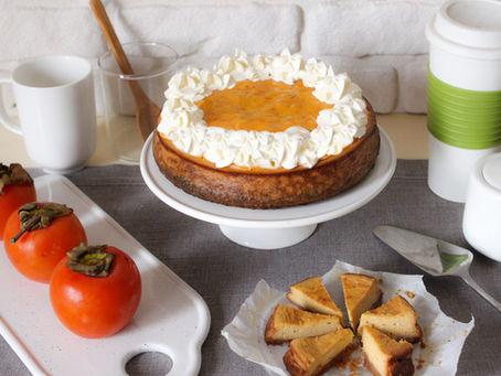 Cheesecake ai cachi: la ricetta facile con tanta frutta