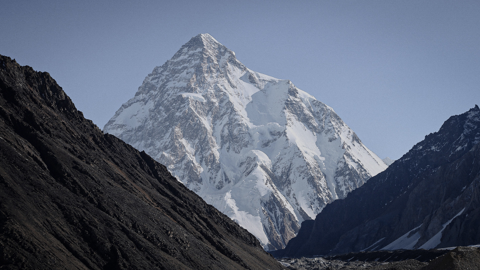 This is no Everest: K2's slopes offer no mercy, only a snarling grin of  overhanging seracs and avalanches that roar without warning Stock Photo -  Alamy, image size:1920x1080