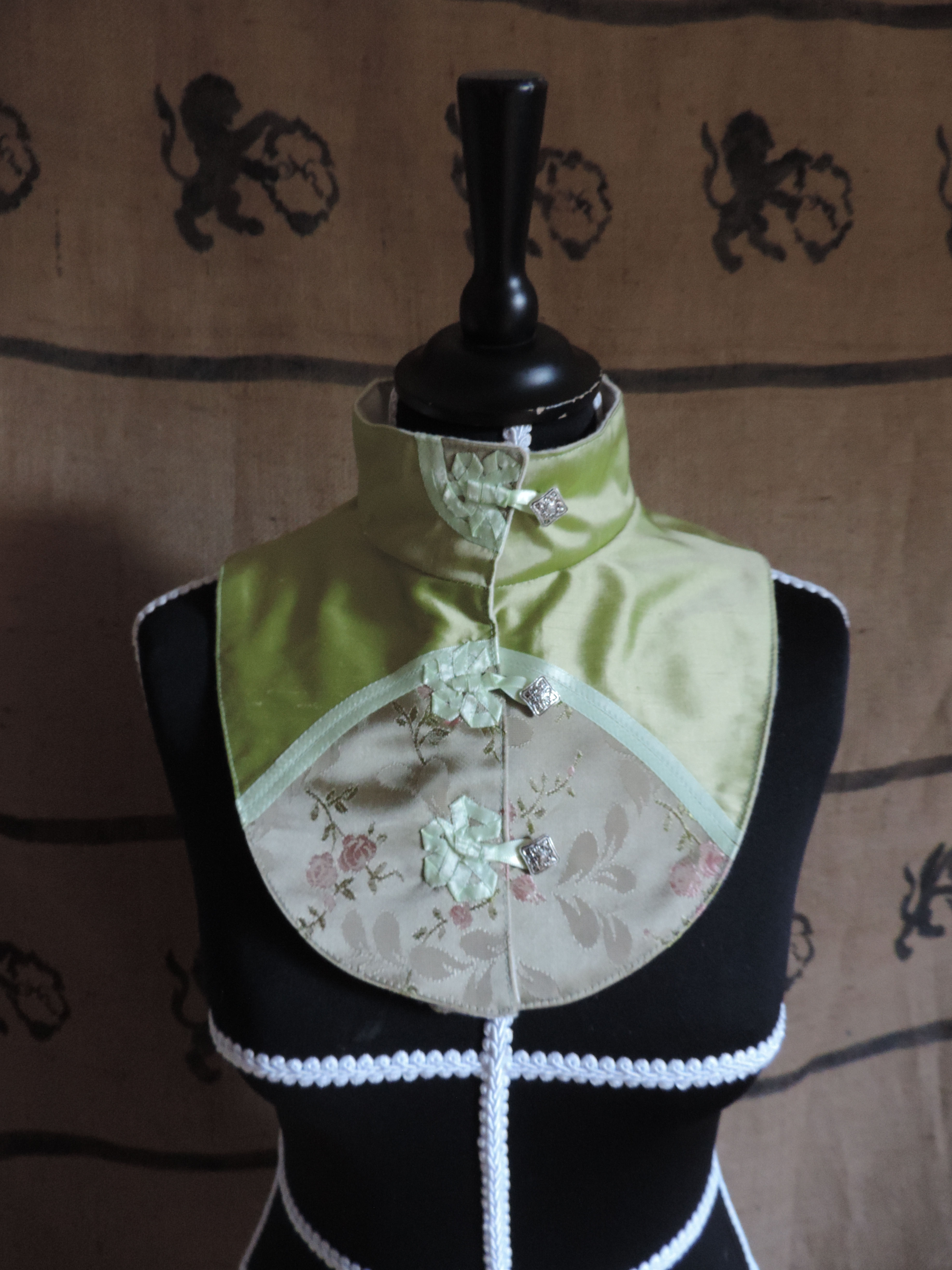 Col montant chaud, style asiatique