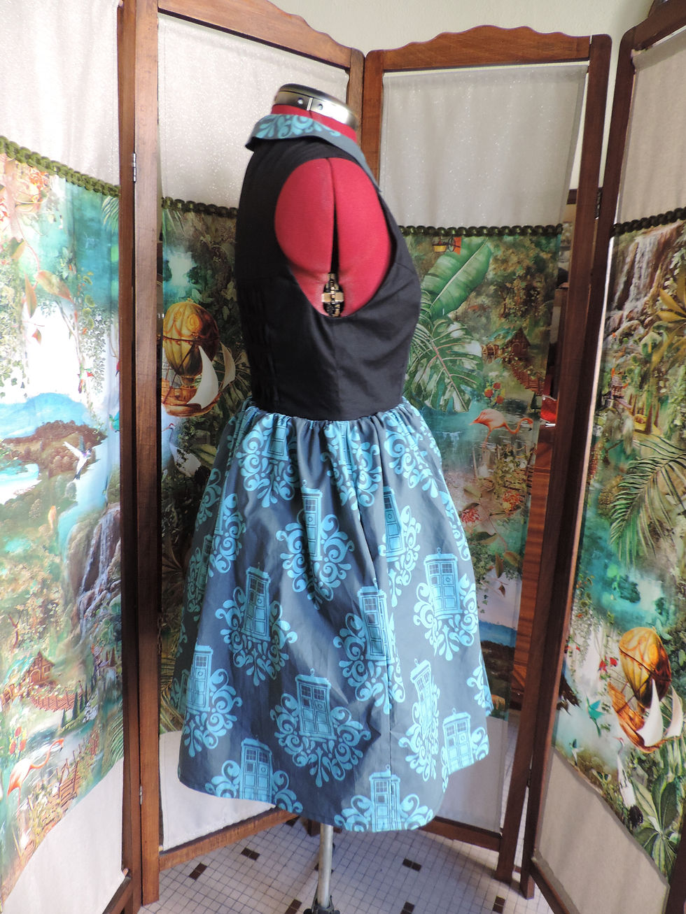 Thumbnail: Robe "Clara", imprimé Doctor Who
