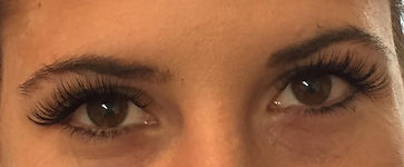Full and Fluttery Eyelash Extensions