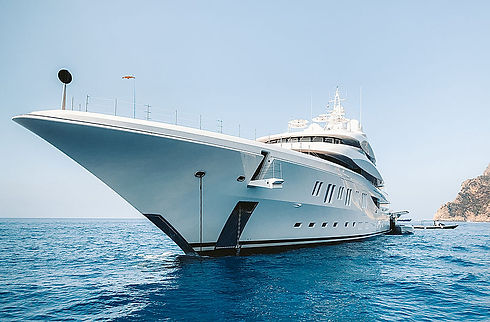 Superyacht with Snubber Line