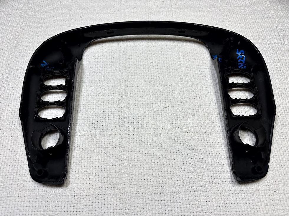 Thumbnail: Porsche 996 Carbon Fiber Radio Trim