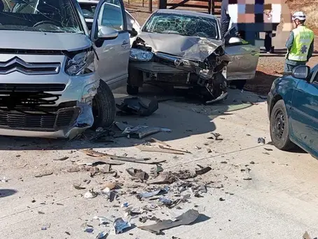 Colisão entre cinco veículos deixa um ferido em rodovia do Oeste