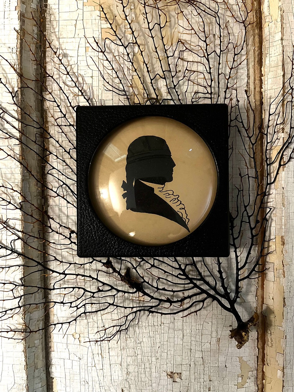Vintage Silhouette on in Black Pebble Board with Hanging Hook
