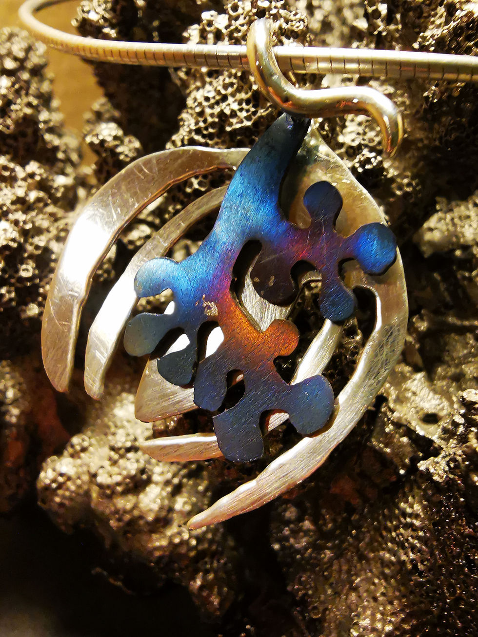 Thumbnail: Seaweed pendant III