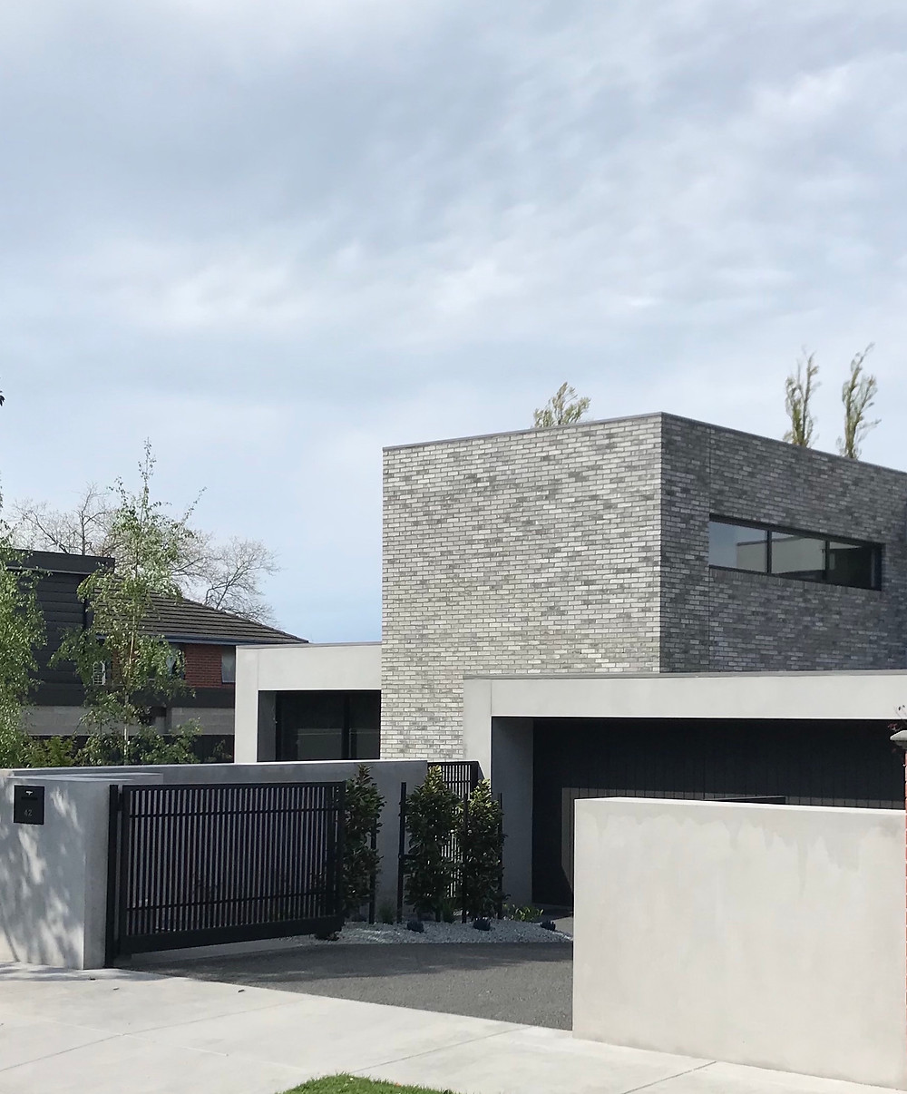 Petersen D91 bricks, Kew East