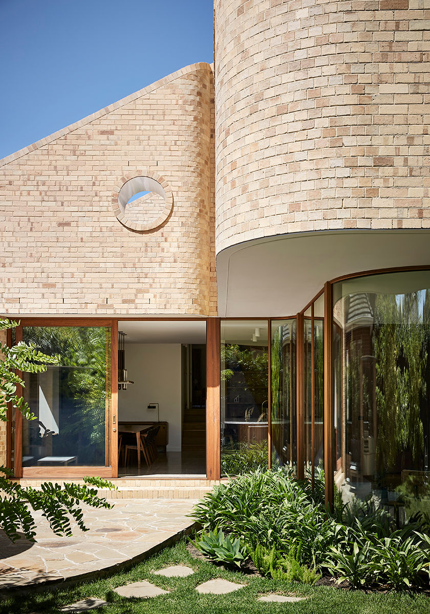 Krause Cream bricks, Waterfall House