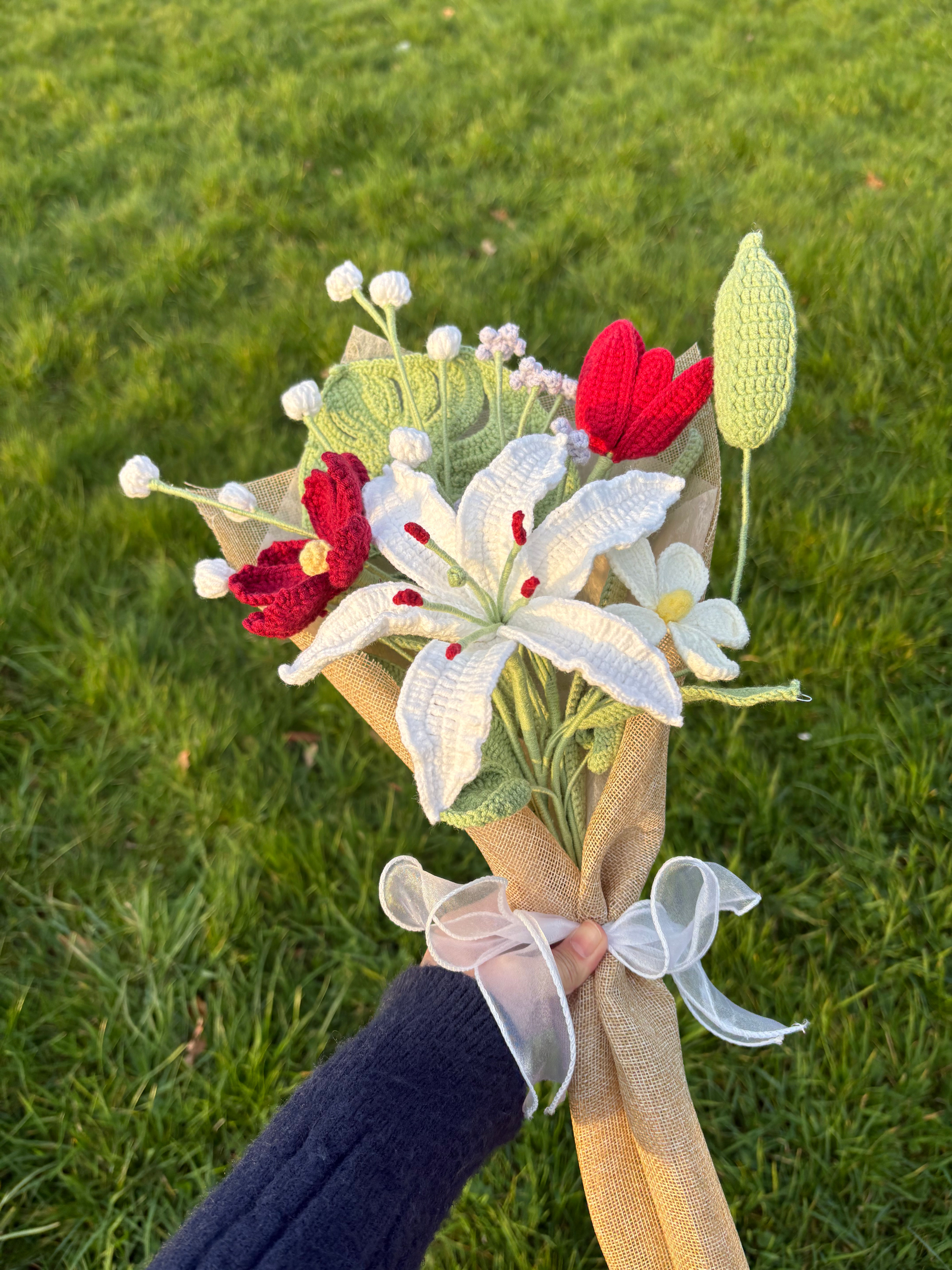 Crochet lily x red tone bouquet 
