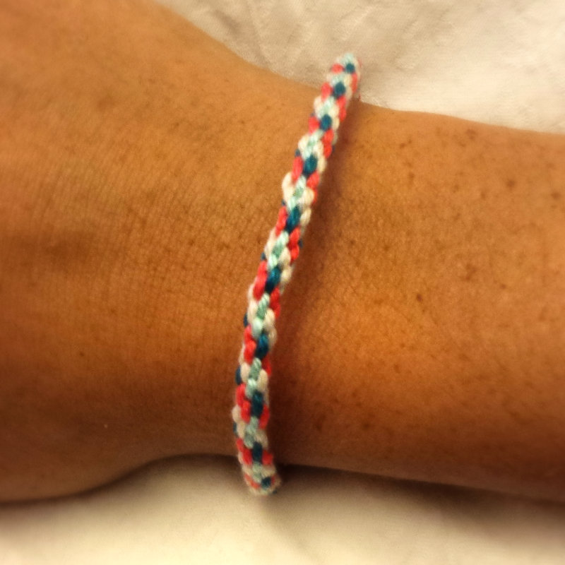 Tuto Friendship Bracelet N 1 Le Bracelet Br silien Rond Tuto Friendship Bracelet N 1 Le Bracelet Br silien Rond