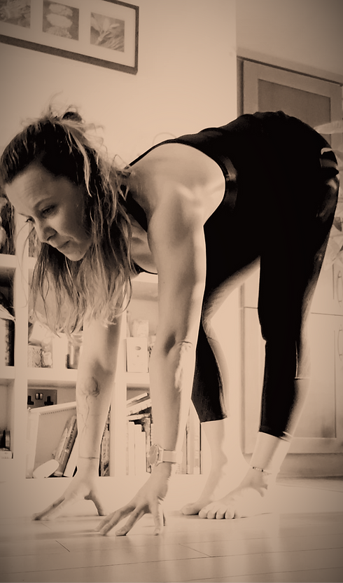 Hamstringstretch_edited_edited_edited.png