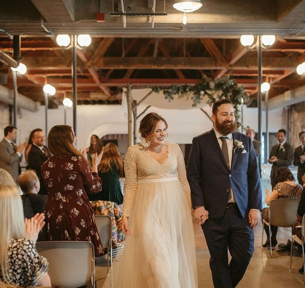 Küçük resim: Curve & Plus Size Champagne Lace & Tulle Wedding Dress #1125