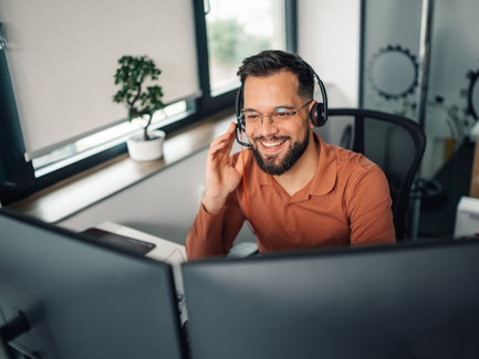 Customer Service vs Customer Experience Explained
