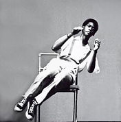 Ameliorer la position assise, au sol et sur une chaise.