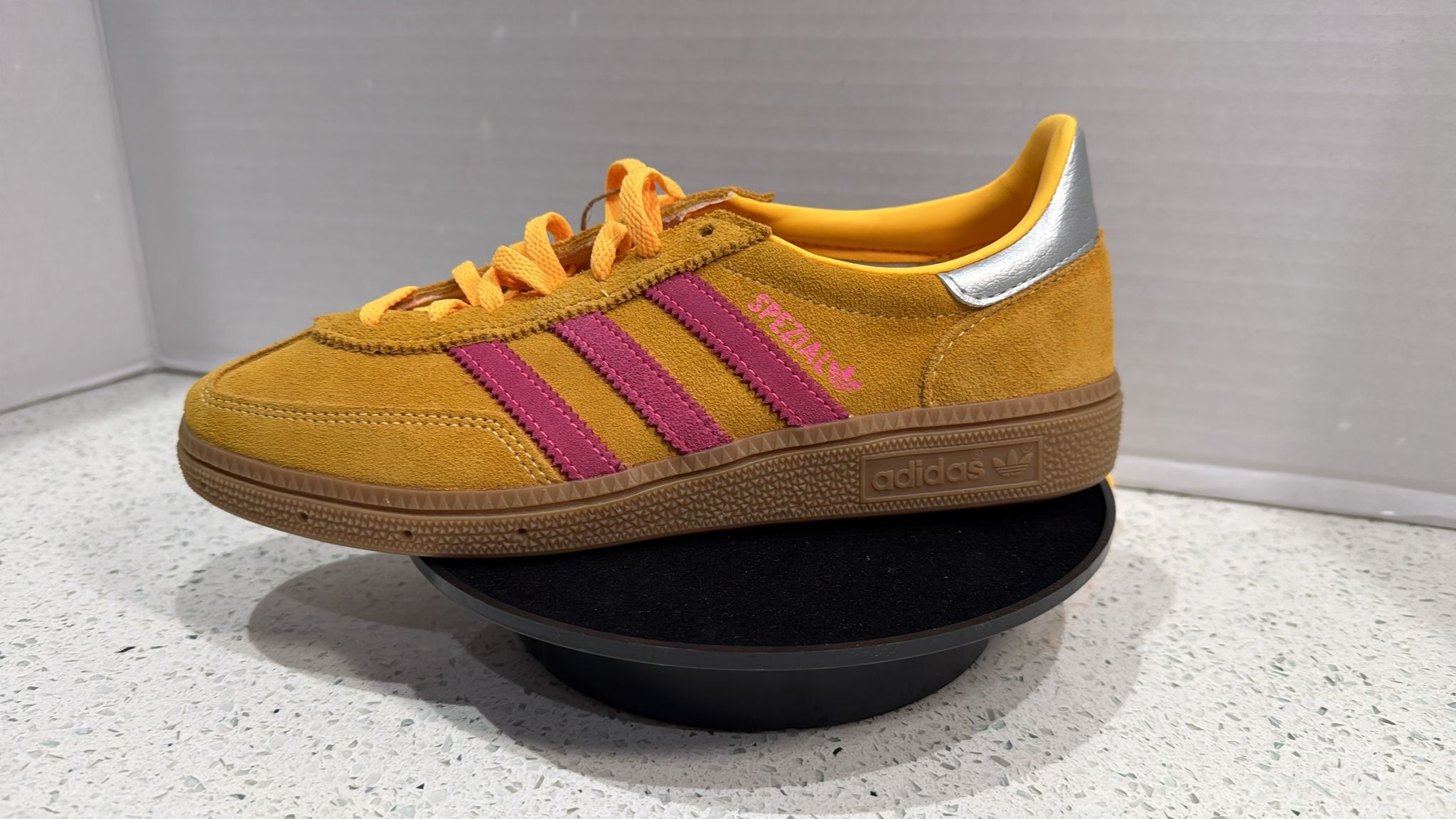 Adidas Handball Spezial (Size 4.5)
