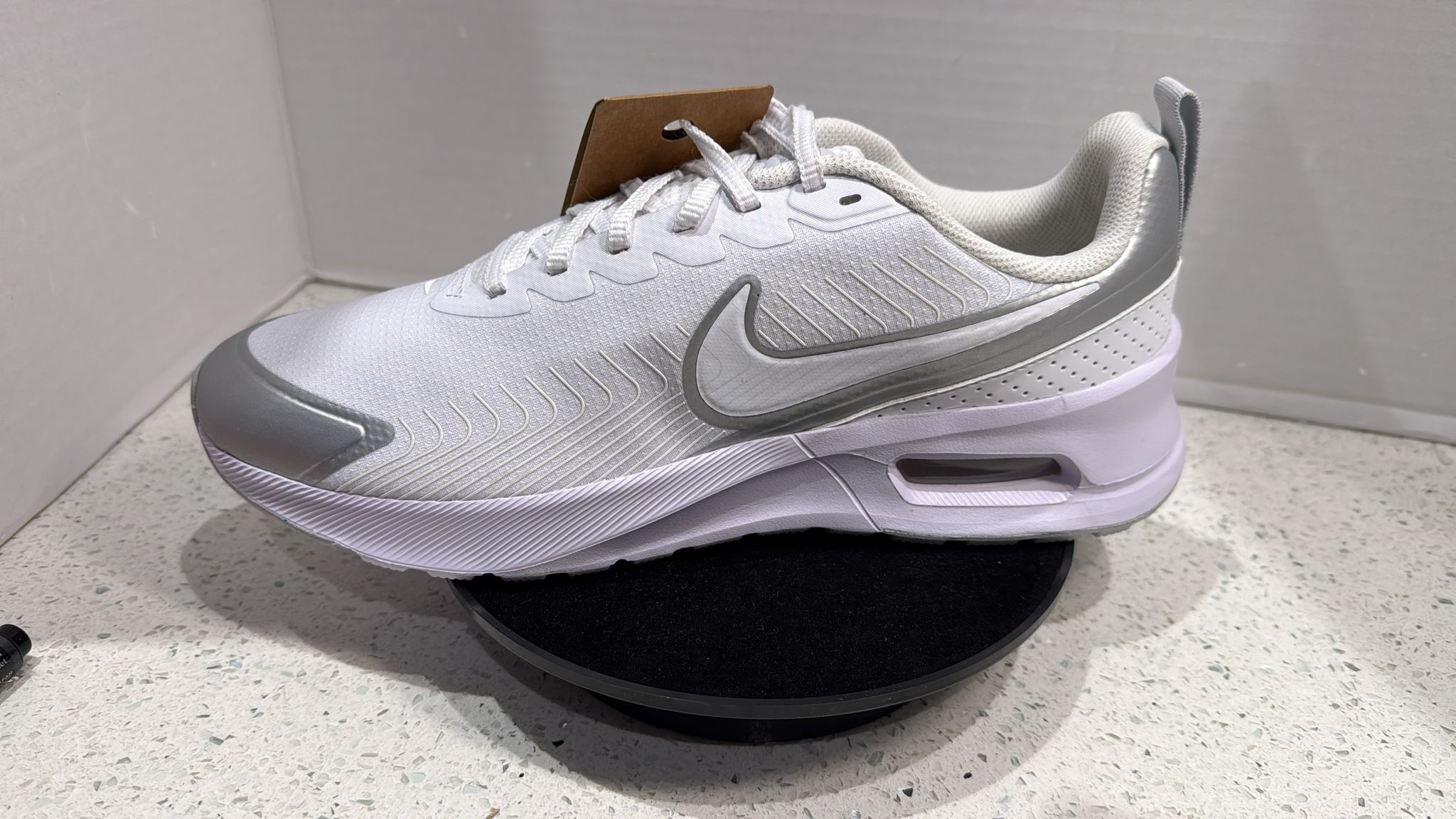 Nike Air Max Nuaxis (Size 9.5)