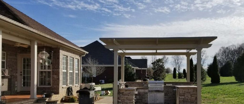 pergola over grill.jpeg